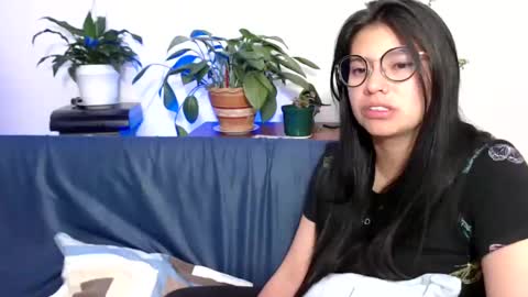 Vane blonde and Hazell black hair online show from 01/23/25, 02:44