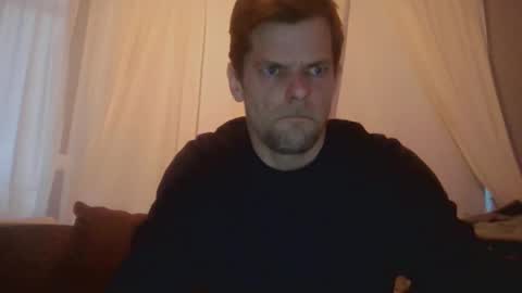 gunnarssonbenni33 online show from 05/08/26, 10:04