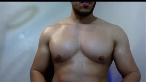 holl latino online show from 04/15/26, 11:49