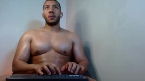 holl latino online show from 05/22/26, 05:07