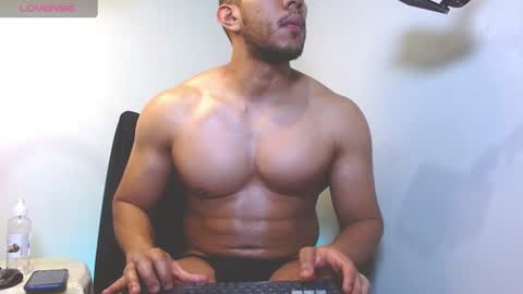 holl latino online show from 07/15/26, 06:24