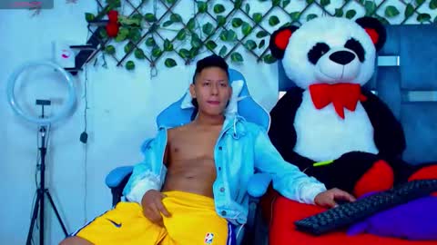 Hakim online show from 02/08/26, 02:09