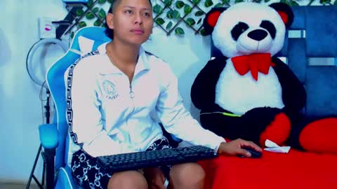 Hakim online show from 03/23/26, 02:54