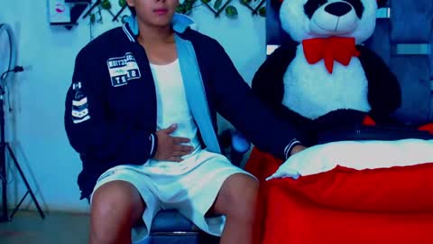 Hakim online show from 03/27/26, 11:32