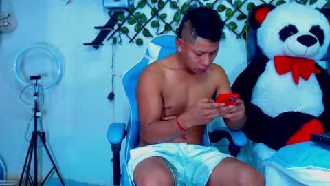 Hakim online show from 04/19/26, 10:34