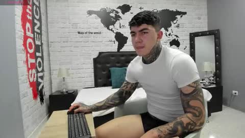 Snapshot of gury_tattoo chatting on 03/28/26, 12:49 Gury online show from 03/28/26, 12:49