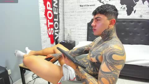 Snapshot of gury_tattoo chatting on 03/31/26, 01:00 Gury online show from 03/31/26, 01:00