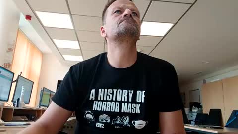 Snapshot of guschidick chatting on 10/05/25, 12:58 guschidick online show from 10/05/25, 12:58