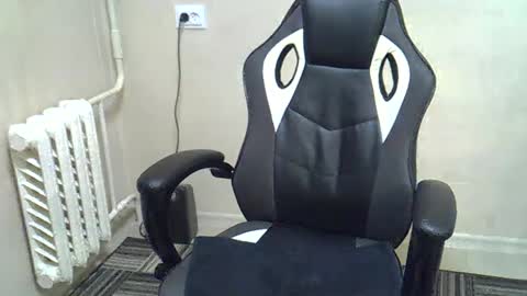 GusumAh online show from 03/04/25, 06:47