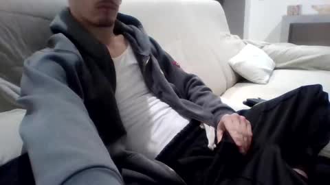 Snapshot of guy2015big chatting on 11/25/25, 03:34 Flo online show from 11/25/25, 03:34