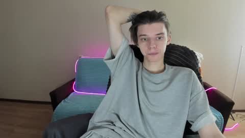 guy_liam1 online show from 12/19/24, 07:40