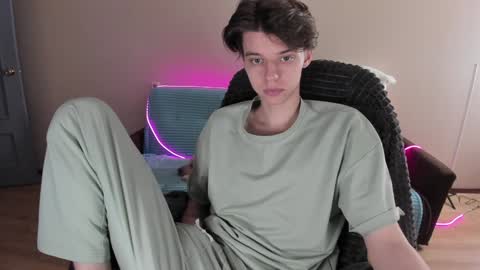 guy_liam1 online show from 12/26/24, 12:59