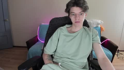 guy_liam1 online show from 01/14/25, 02:11