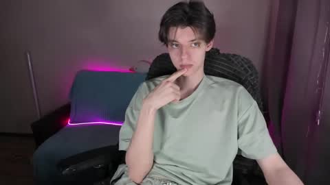 guy_liam1 online show from 03/12/25, 03:07