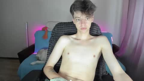 guy_liam1 online show from 09/20/25, 06:58