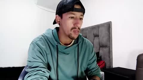 Snapshot of guykarim chatting on 02/26/25, 08:48 karim online show from 02/26/25, 08:48