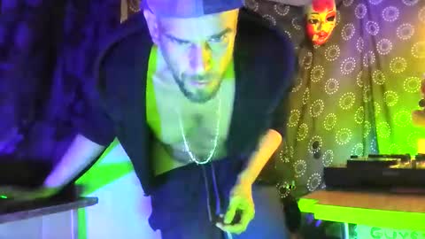 guyst049 online show from 02/08/26, 01:09