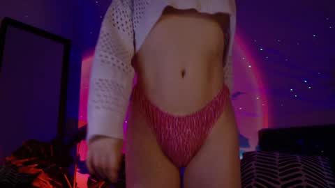 Snapshot of gwenhilton chatting on 01/24/25, 05:42 gwenhilton online show from 01/24/25, 05:42