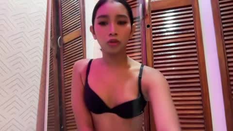 Snapshot of gwyneth_licious chatting on 05/31/26, 12:12 gwyneth_licious online show from 05/31/26, 12:12