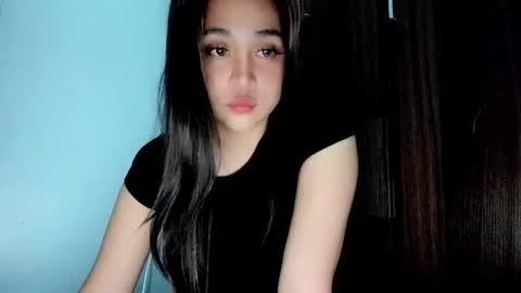 Snapshot of gwynmylove chatting on 11/21/25, 11:31 Gwyn online show from 11/21/25, 11:31