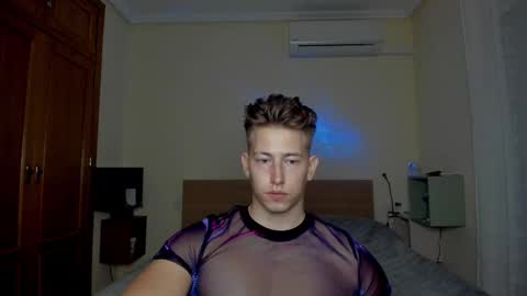 Snapshot of gym_alpha chatting on 02/15/25, 08:01 Oliver online show from 02/15/25, 08:01