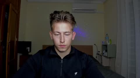 Snapshot of gym_alpha chatting on 02/27/25, 09:14 Oliver online show from 02/27/25, 09:14