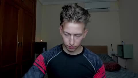 Snapshot of gym_alpha chatting on 03/05/25, 12:05 Oliver online show from 03/05/25, 12:05