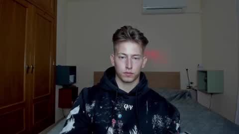 Snapshot of gym_alpha chatting on 03/05/25, 11:49 Oliver online show from 03/05/25, 11:49