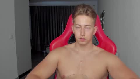 Snapshot of gym_alpha chatting on 10/19/25, 06:08 Oliver online show from 10/19/25, 06:08