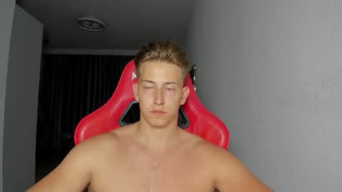 Snapshot of gym_alpha chatting on 10/28/25, 10:45 Oliver online show from 10/28/25, 10:45