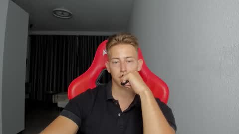 Snapshot of gym_alpha chatting on 10/31/25, 10:55 Oliver online show from 10/31/25, 10:55