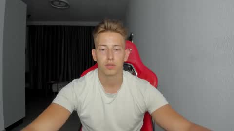 Snapshot of gym_alpha chatting on 11/04/25, 07:46 Oliver online show from 11/04/25, 07:46