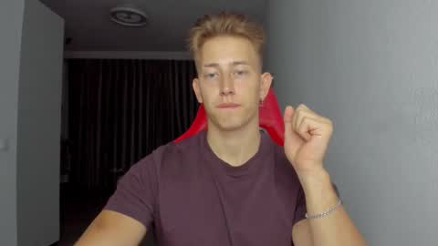 Snapshot of gym_alpha chatting on 11/24/25, 11:37 Oliver online show from 11/24/25, 11:37