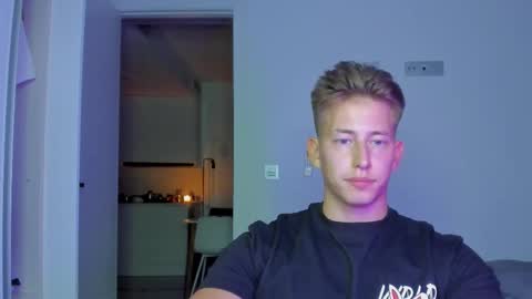 Snapshot of gym_alpha chatting on 12/17/25, 10:38 Oliver online show from 12/17/25, 10:38