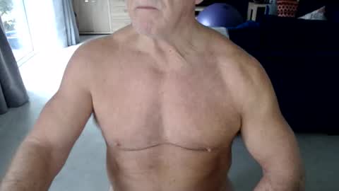 Snapshot of gymguyuk28 chatting on 01/13/26, 11:48 Gymguy online show from 01/13/26, 11:48