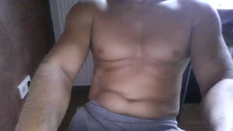 Snapshot of gymxxx_ chatting on 07/08/26, 05:01 gymxxx_ online show from 07/08/26, 05:01