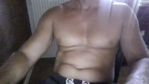 Snapshot of gymxxx_ chatting on 07/11/26, 11:24 gymxxx_ online show from 07/11/26, 11:24