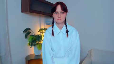 Kelly  Lilly online show from 09/12/25, 07:03