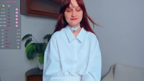 Kelly  Lilly online show from 09/16/25, 06:53