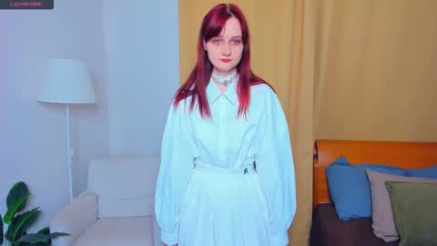 Kelly  Lilly online show from 10/24/25, 06:48