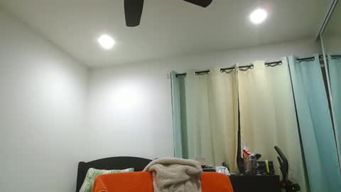 Snapshot of h0nest84 chatting on 12/26/24, 07:45 h0nest84 online show from 12/26/24, 07:45