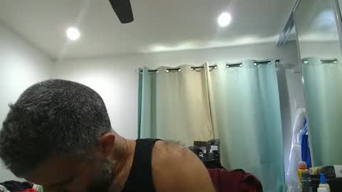 Snapshot of h0nest84 chatting on 10/04/25, 05:44 h0nest84 online show from 10/04/25, 05:44