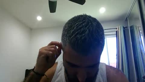 Snapshot of h0nest84 chatting on 10/26/25, 10:36 h0nest84 online show from 10/26/25, 10:36