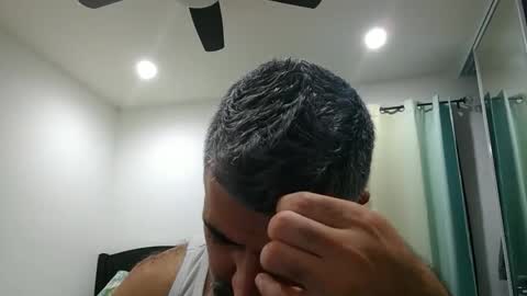 Snapshot of h0nest84 chatting on 11/04/25, 01:48 h0nest84 online show from 11/04/25, 01:48