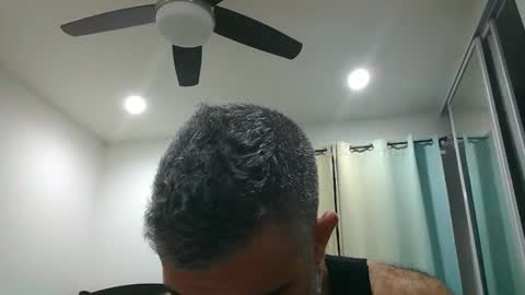 Snapshot of h0nest84 chatting on 11/15/25, 07:27 h0nest84 online show from 11/15/25, 07:27