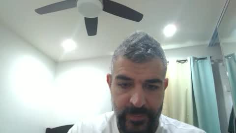 Snapshot of h0nest84 chatting on 11/19/25, 05:46 h0nest84 online show from 11/19/25, 05:46