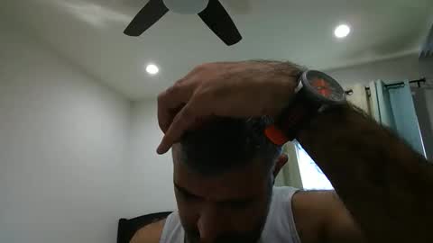 Snapshot of h0nest84 chatting on 12/16/25, 08:36 h0nest84 online show from 12/16/25, 08:36