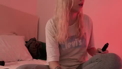 Lana online show from 12/05/24, 07:28