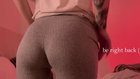 Snapshot of h2h0e chatting on 12/05/24, 10:34 Lana online show from 12/05/24, 10:34