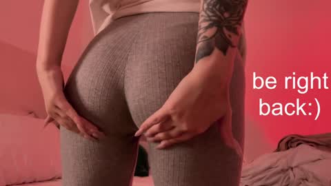 Snapshot of h2h0e chatting on 01/06/25, 07:13 Lana online show from 01/06/25, 07:13